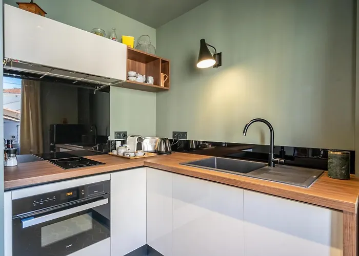 In St Raph 아파트