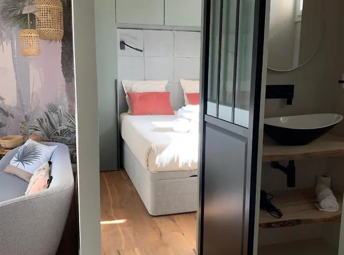 In St Raph 아파트